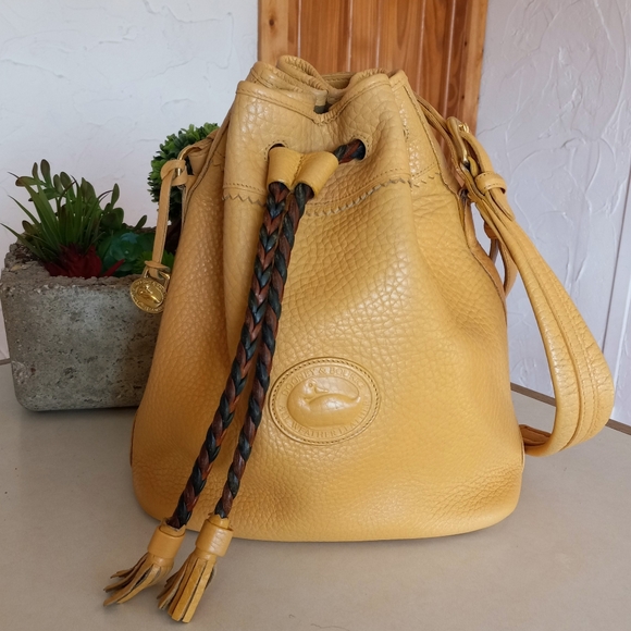 Dooney & Bourke Vintage, Teton Drawstring Bag in solid Palomino Yellow - Picture 7 of 12